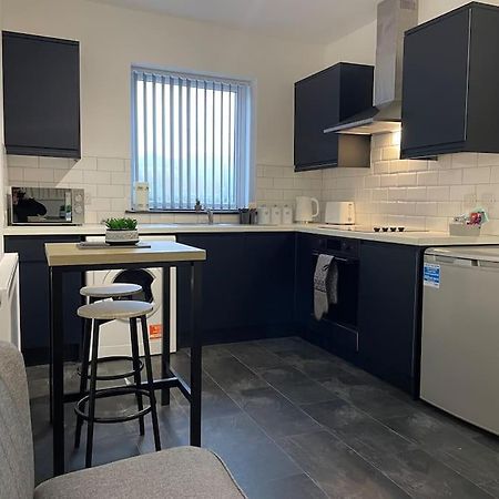Modern Apartment With En-Suite & Private Kitchen Stoke-on-Trent Dış mekan fotoğraf